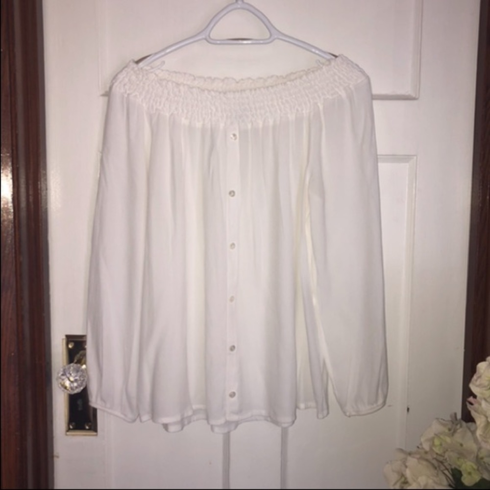 NWOT M Made in Italy Off the Shoulders Blouse